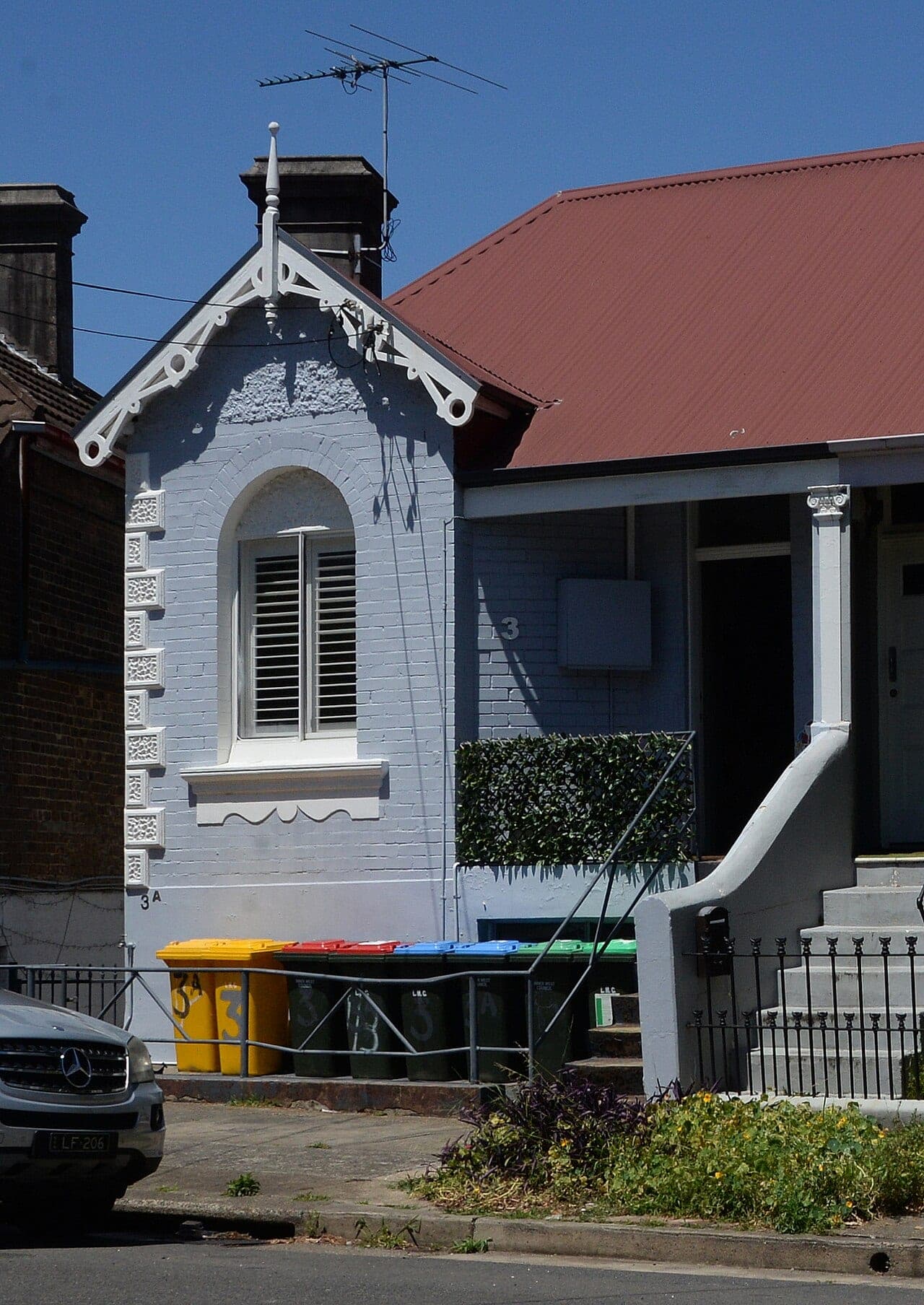 Converted federation mansion on Johnston Street